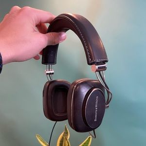 Bowers & Wilkins Headphones !!